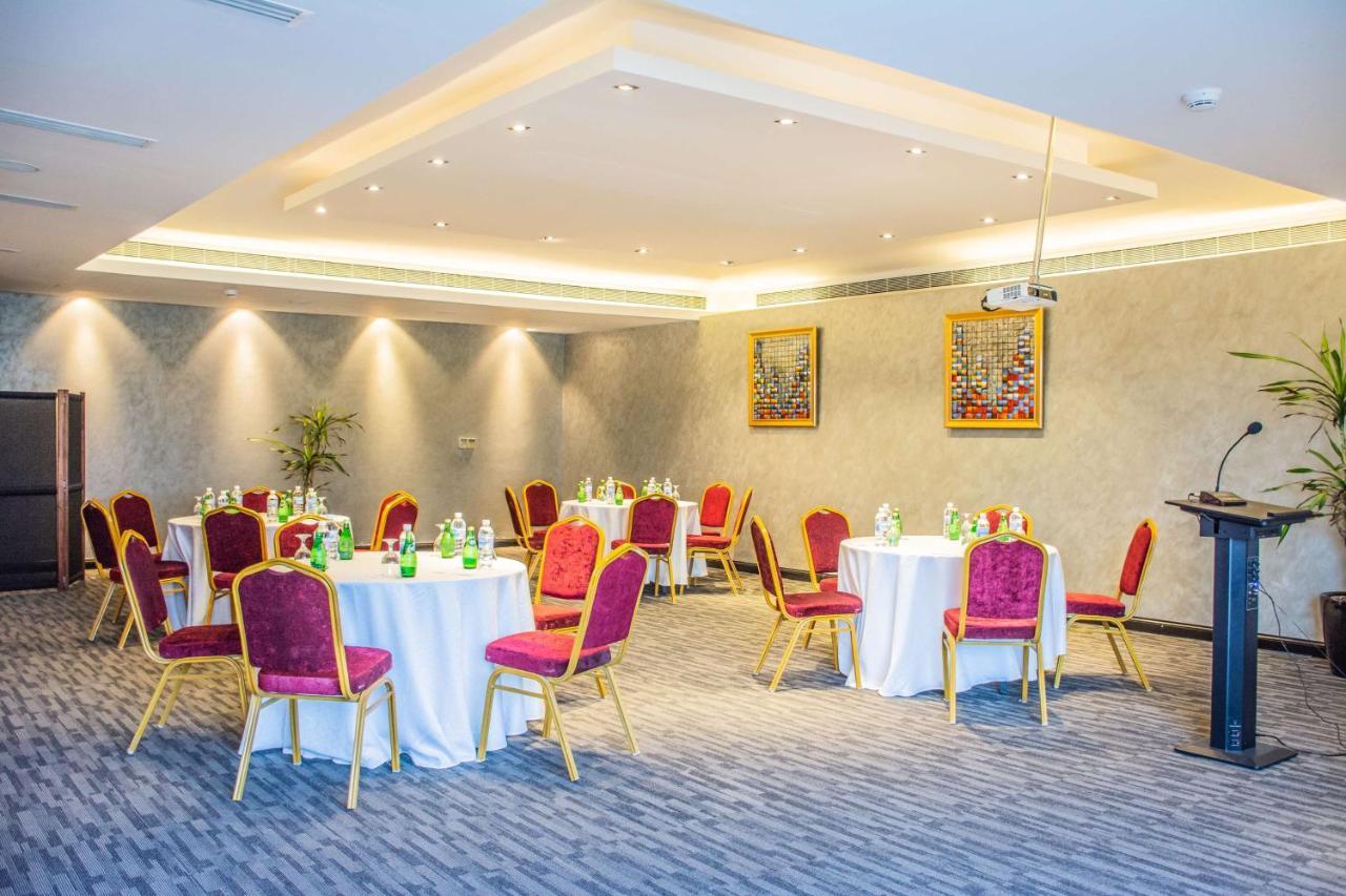 Radisson Blu Resort, Al Khobar Халф Муун Бей Екстериор снимка Meeting room