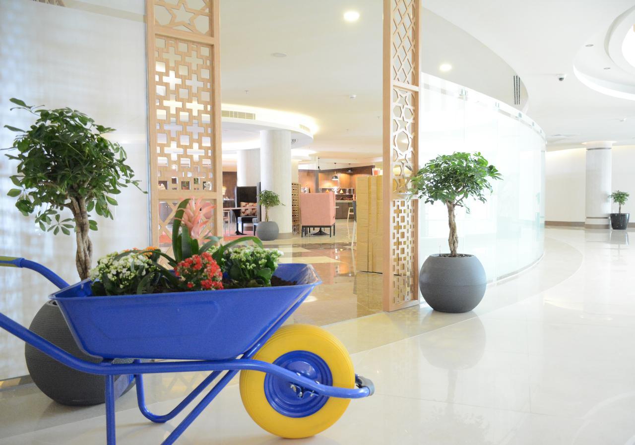 Radisson Blu Resort, Al Khobar Халф Муун Бей Екстериор снимка Interior of the hotel