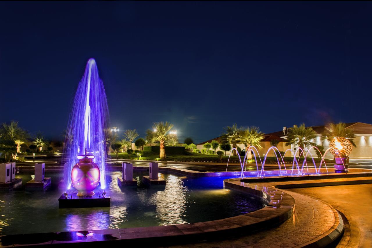 Radisson Blu Resort, Al Khobar Халф Муун Бей Екстериор снимка Fountains at the resort