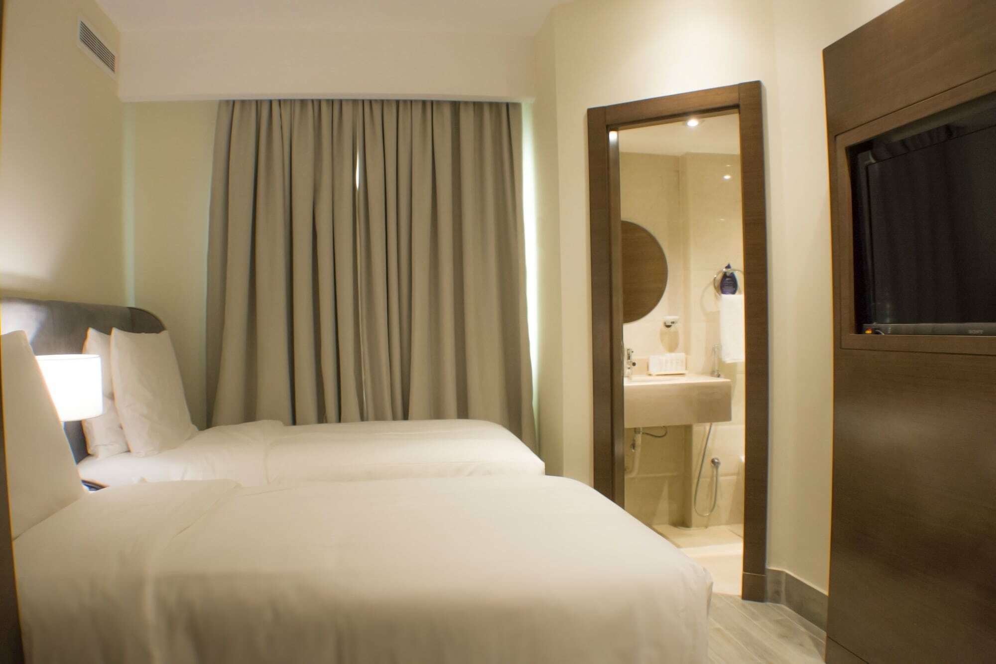 Radisson Blu Resort, Al Khobar Халф Муун Бей Екстериор снимка A room at the hotel