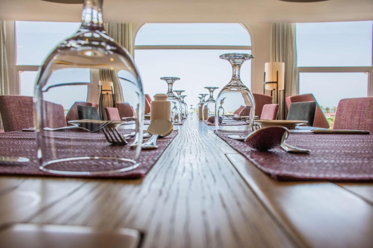 Radisson Blu Resort, Al Khobar Халф Муун Бей Екстериор снимка Restaurant