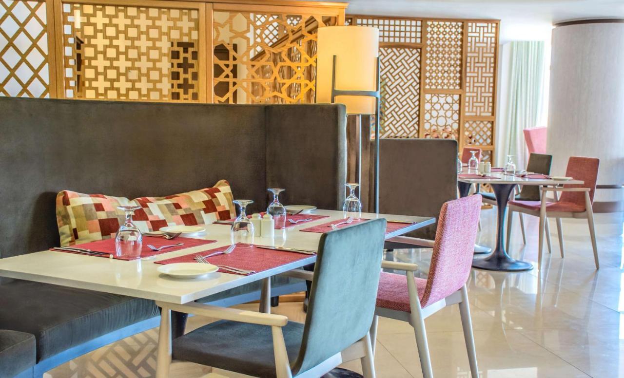 Radisson Blu Resort, Al Khobar Халф Муун Бей Екстериор снимка The restaurant