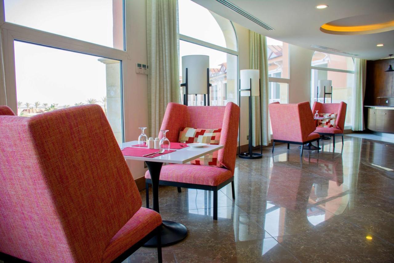Radisson Blu Resort, Al Khobar Халф Муун Бей Екстериор снимка The restaurant